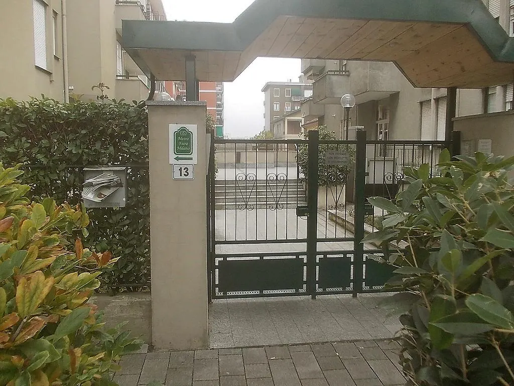 Affittacamere Metro Fiera Pero 0*,  Olaszország